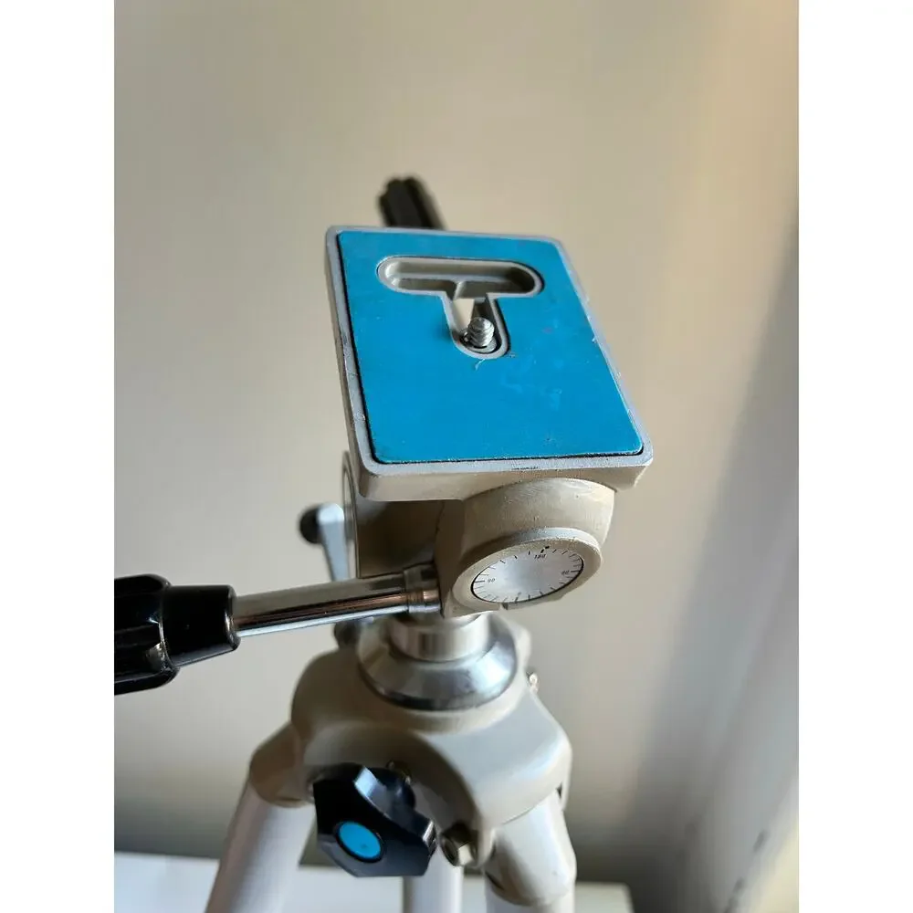 Metal Vintage Vivitar 2300 Tripod In Excellent Working Condition Made in Japan